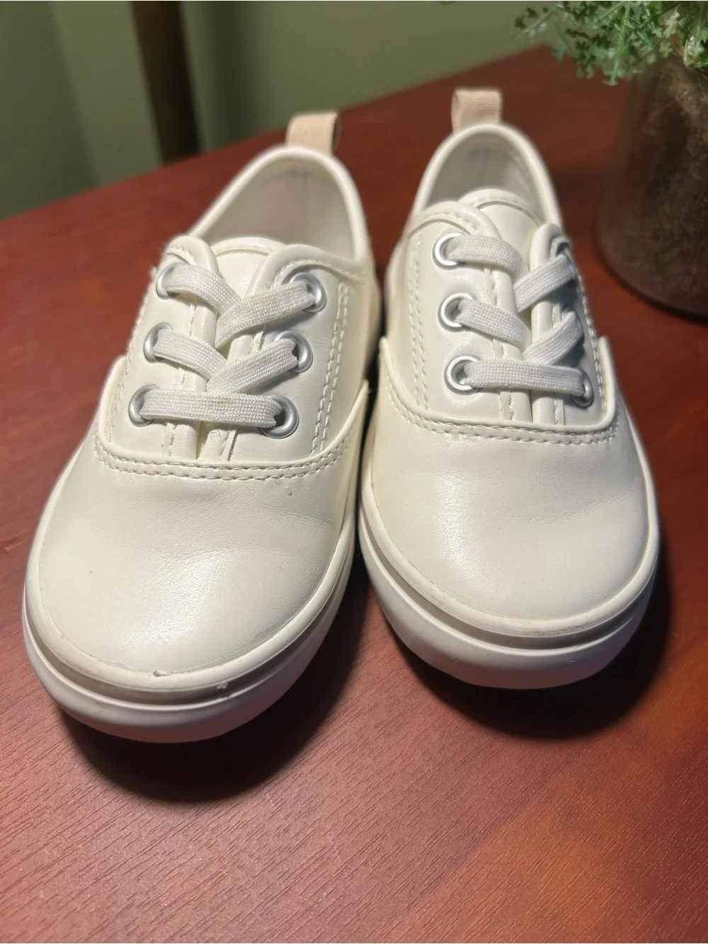 Old Navy Cream Lace-Up Kids Sneakers